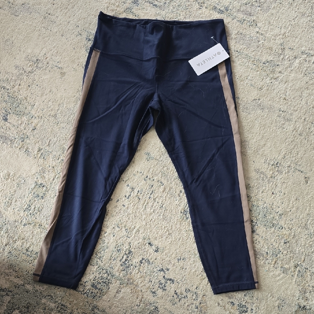 Athleta Elation Colorblock 7/8 Tight Leggings in Dark Blue and Beige